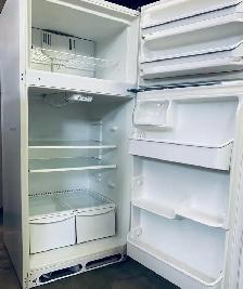 Westinghouse 18 cu Fridge, - Photo 2
