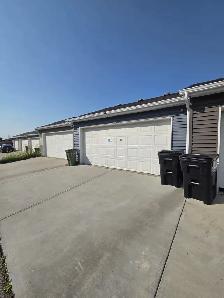 MODERN 4-BR, 3.5 Bath, Double Garage‼️ FOR RENT - Photo 2