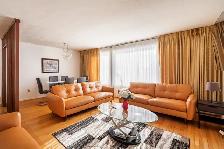 3-Bedroom Main-Floor Bungalow | Free Internet | AC | 2 Parkings - Photo 2