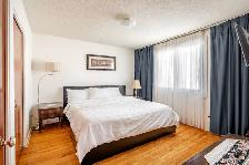 3-Bedroom Main-Floor Bungalow | Free Internet | AC | 2 Parkings - Photo 5