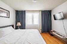 3-Bedroom Main-Floor Bungalow | Free Internet | AC | 2 Parkings - Photo 6