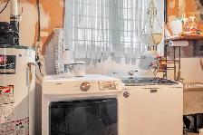 3-Bedroom Main-Floor Bungalow | Free Internet | AC | 2 Parkings - Photo 10