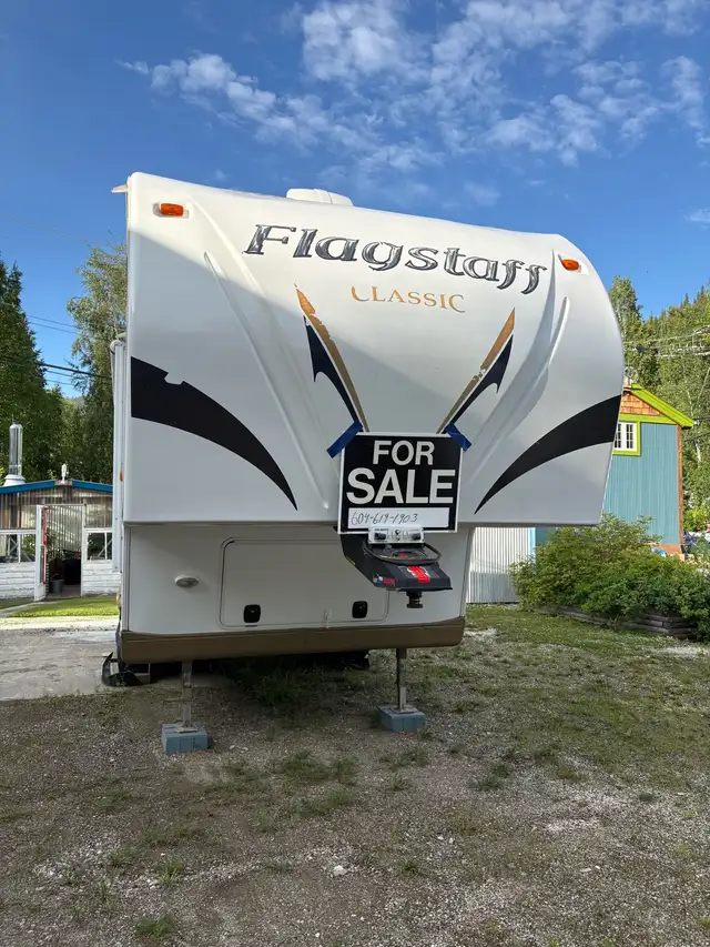 2012 Flagstaff 5th Wheel