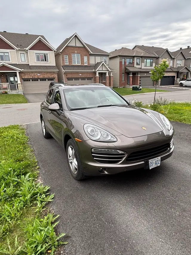 CLEAN PORSCHE CAYENNE FOR SALE