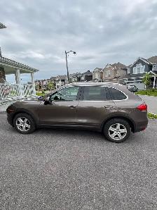 CLEAN PORSCHE CAYENNE FOR SALE - Photo 3