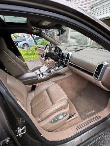 CLEAN PORSCHE CAYENNE FOR SALE - Photo 8