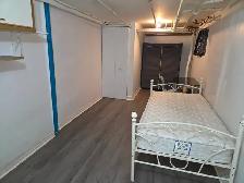 Furnished room for rent in the basement of duplex in NDG - Photo 2