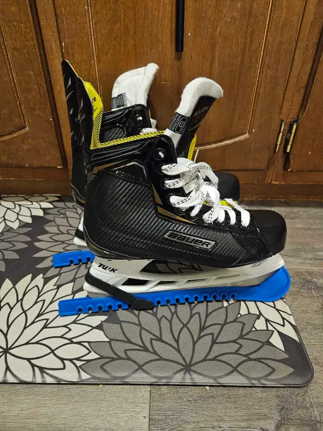 hockey skates