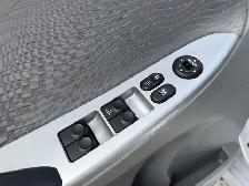 2012 Hyundai Accent GLS - Photo 11