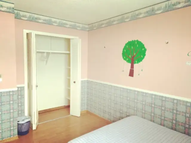 EdgemontNW upstairs room share bath w1guy incl utility EZtransit