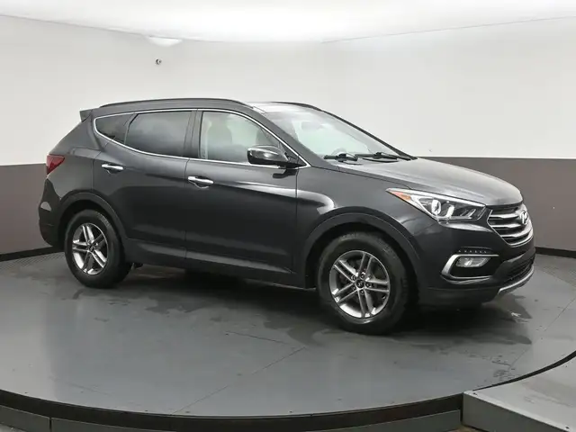 2017 Hyundai Santa Fe SE Leather, Sunroof, Heated Seats/Wheel, B