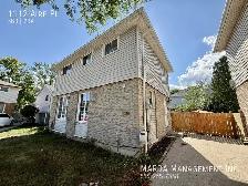 SPACIOUS 3 BED/2 BATH HOME IN RIVERSIDE   HYDRO & WATER!