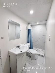 SPACIOUS 3 BED/2 BATH HOME IN RIVERSIDE   HYDRO & WATER! - Photo 19