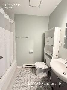 SPACIOUS 3 BED/2 BATH HOME IN RIVERSIDE   HYDRO & WATER! - Photo 33
