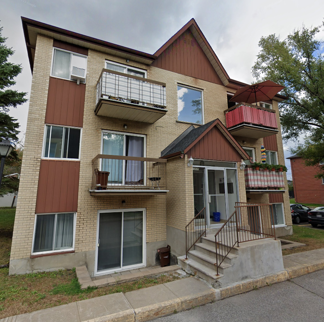 2 CH - 1 SDB - Longueuil - $1,550 /mo