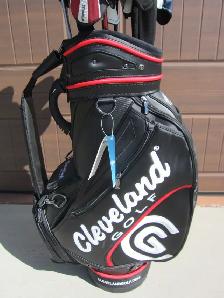 2 NEW KING COBRA   CLEVELAND GOLF STAFF BAGS - Photo 2