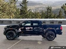 2024 GMC Canyon AT4 - Photo 2
