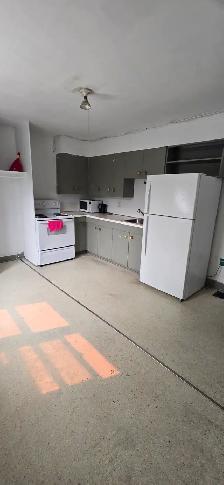 one Bedroom one Bathroom 2nd floor Suite $1400