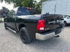 2017 Ram 1500 ST CREW CAB | 4WD | HEMI | 6-PASS - Photo 3