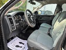 2017 Ram 1500 ST CREW CAB | 4WD | HEMI | 6-PASS - Photo 8