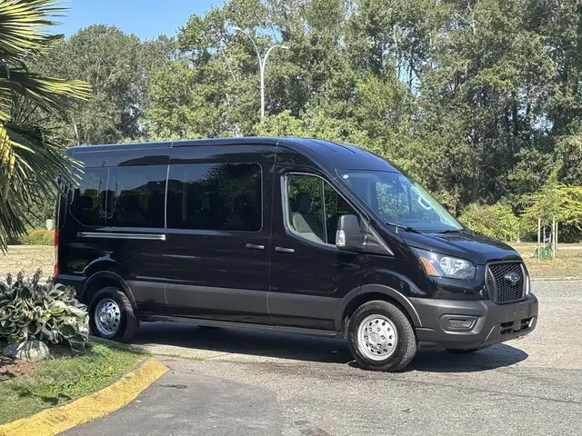 2025 Ford Transit T-350 XL AWD 15 Passenger Medium Roof 148wb