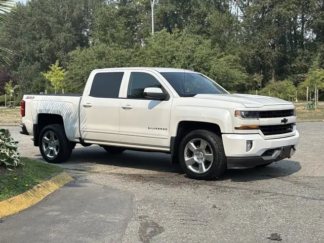 2017 Chevrolet Silverado 1500 Z71 4x4 Crew Cab 6.6 ft. box