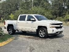 2017 Chevrolet Silverado 1500 Z71 4x4 Crew Cab 6.6 ft. box