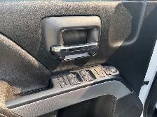 2017 Chevrolet Silverado 1500 Z71 4x4 Crew Cab 6.6 ft. box - Photo 11
