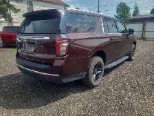 2023 Chevrolet Suburban - Photo 4