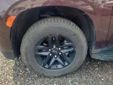 2023 Chevrolet Suburban - Photo 16