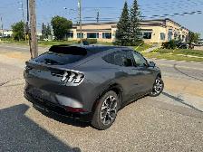 2021 Ford Mustang Mach-E Premium - Photo 4