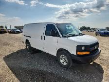 2017 Chevrolet Express - Photo 2