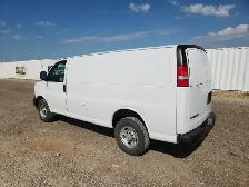 2017 Chevrolet Express - Photo 4