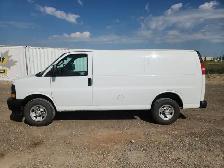 2017 Chevrolet Express - Photo 5