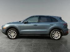 2020 Porsche Cayenne / AWD - Photo 2