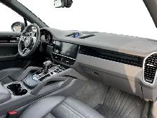 2020 Porsche Cayenne / AWD - Photo 18
