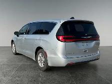 2023 Chrysler Pacifica Touring L - Photo 4