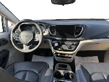 2023 Chrysler Pacifica Touring L - Photo 15