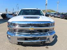 2018 Chevrolet Silverado 2500HD LT 6.6L V8 F Ohv 32V - Photo 23