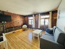 Loft studio entièrement meublé à louer Vieux-Québec juin 2027