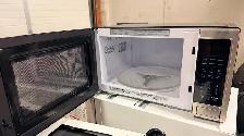 BLACK DECKER Microwave-Excellent Condition-Call us now! - Photo 2