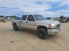 2005 GMC Sierra 2500HD - Photo 2