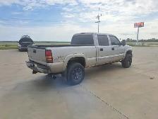 2005 GMC Sierra 2500HD - Photo 3