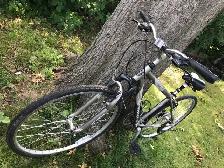 Norco Malahat Comfort Hybrid Bike 28' (700C) / Vélo hybride - Photo 2