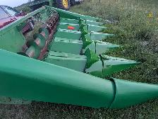 John Deere 643 Corn Head
