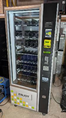 Vending Machines - Photo 8