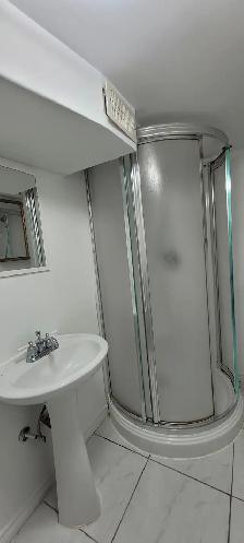 Room for Rent in Central Peterborough All Inclusive - Photo 9