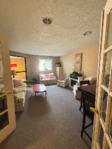 Riverside 2-Bed, 2-Bath Condo — Steps to University - Photo 3