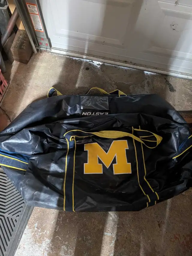 Easton Hockey Bag(Michigan)