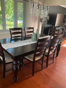 Set de salle à dîner (table et 6 chaises) / dinning room set - Photo 3